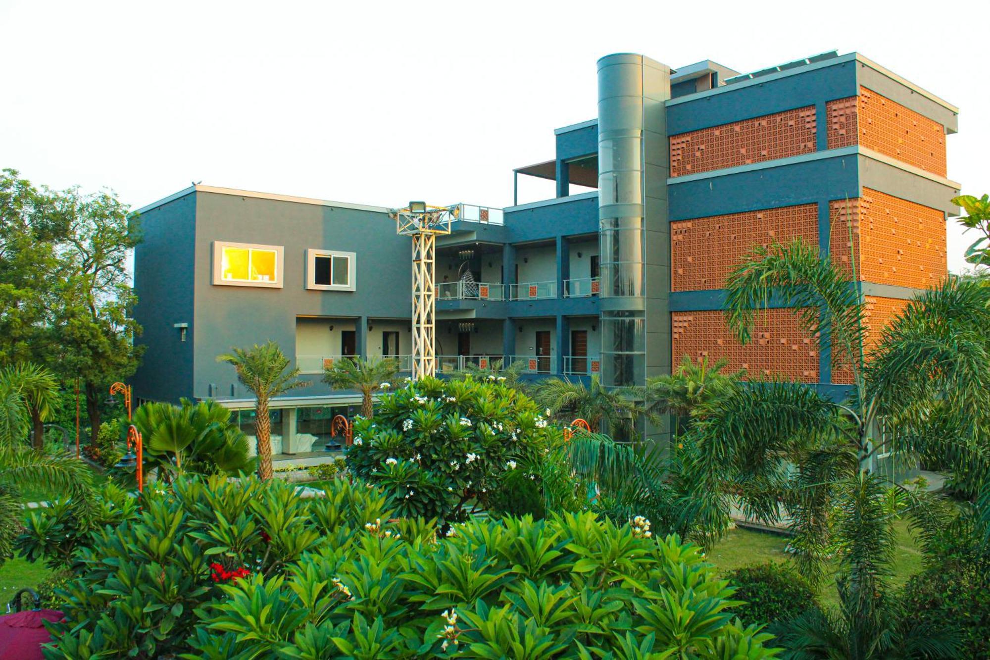 Krishna Riverside Resort Vasad エクステリア 写真