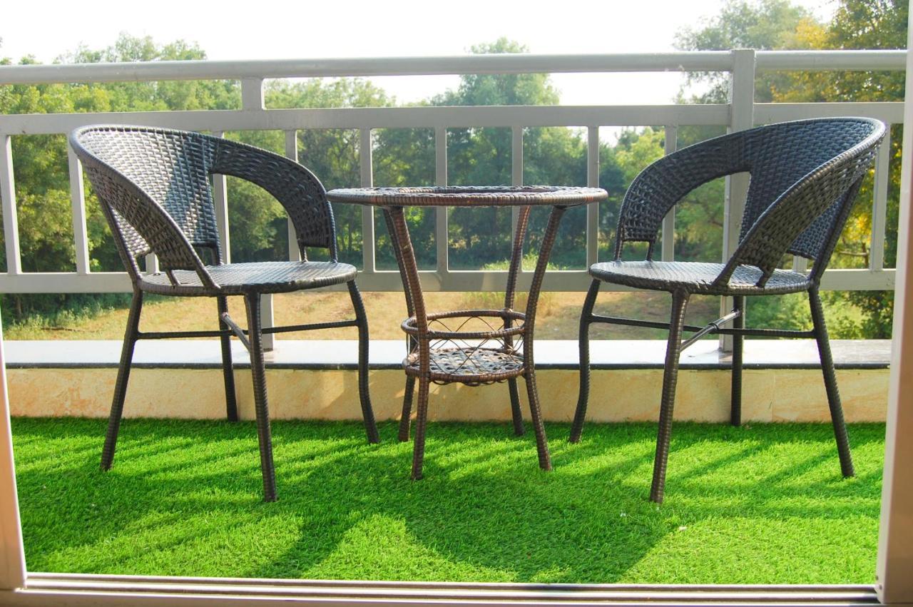 Krishna Riverside Resort Vasad エクステリア 写真