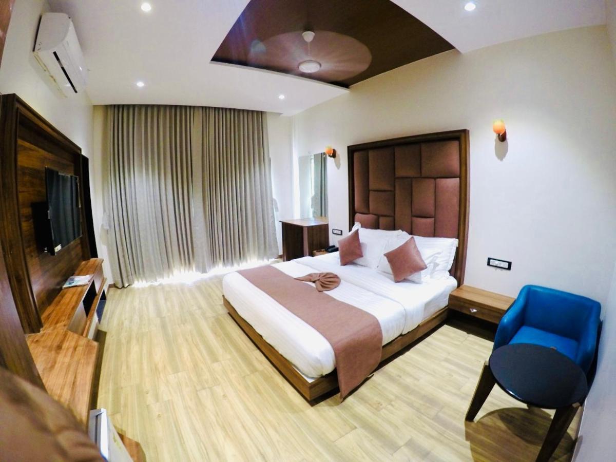 Krishna Riverside Resort Vasad エクステリア 写真