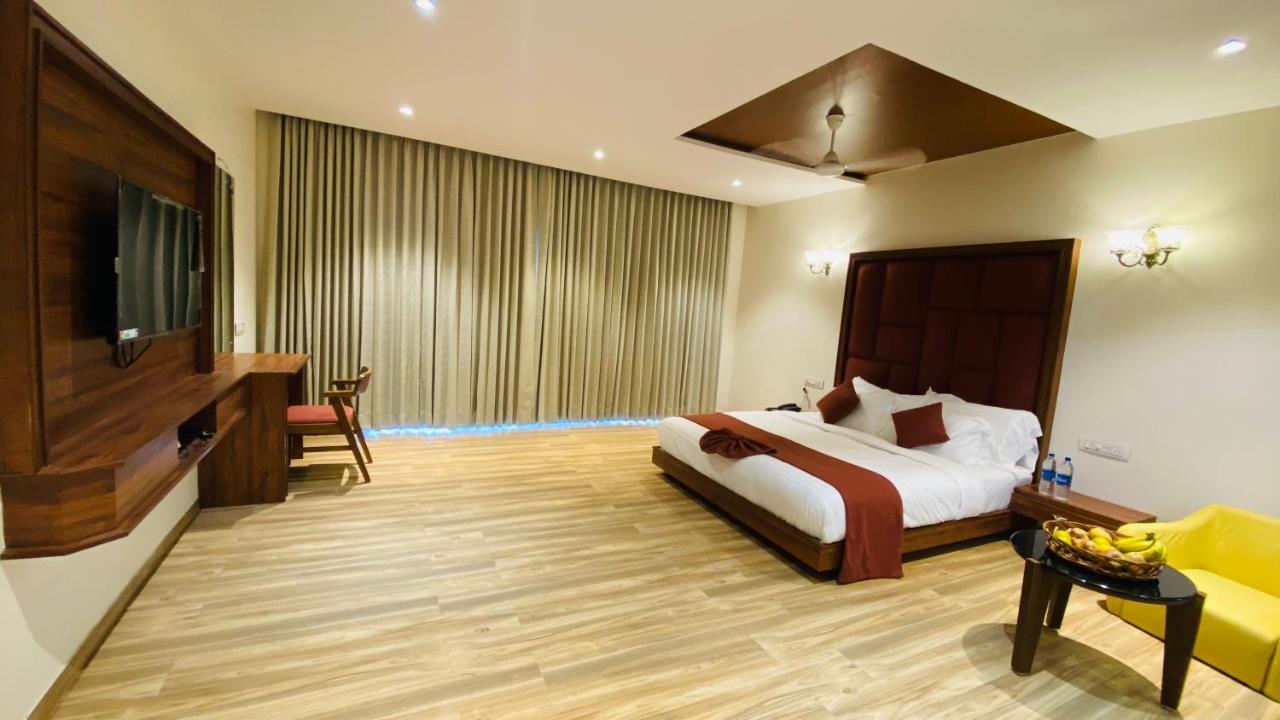 Krishna Riverside Resort Vasad エクステリア 写真