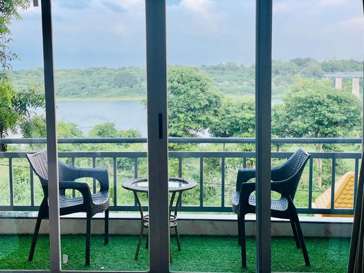Krishna Riverside Resort Vasad エクステリア 写真