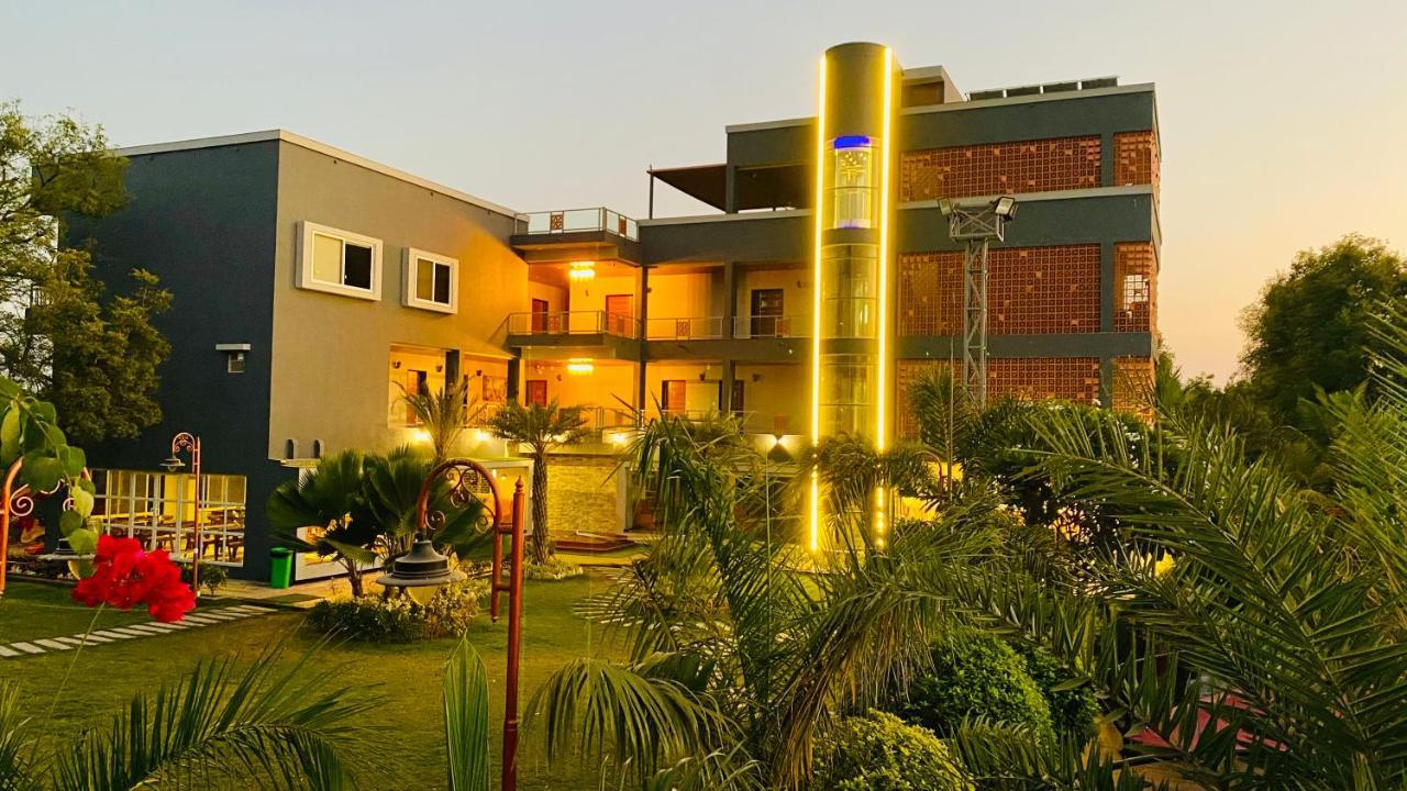 Krishna Riverside Resort Vasad エクステリア 写真