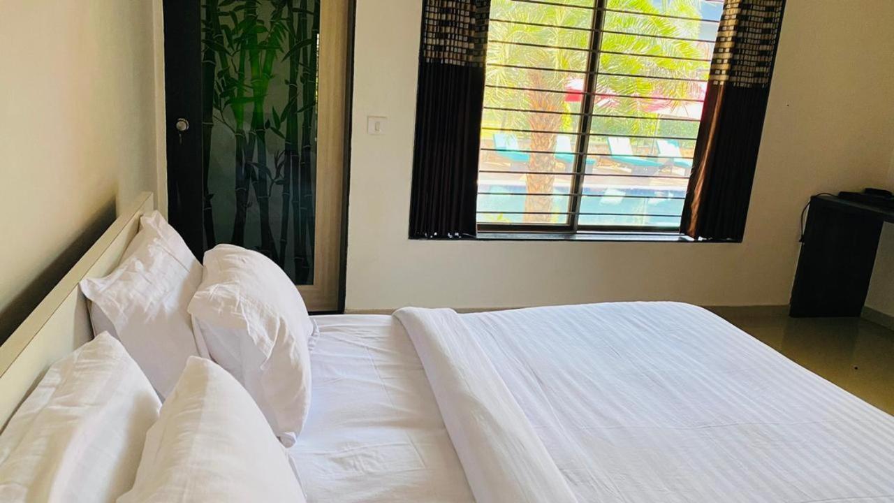 Krishna Riverside Resort Vasad エクステリア 写真