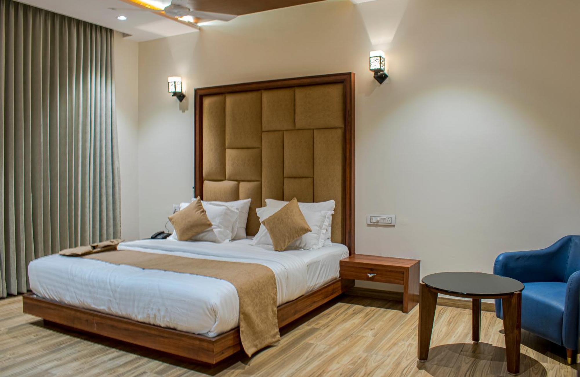 Krishna Riverside Resort Vasad エクステリア 写真