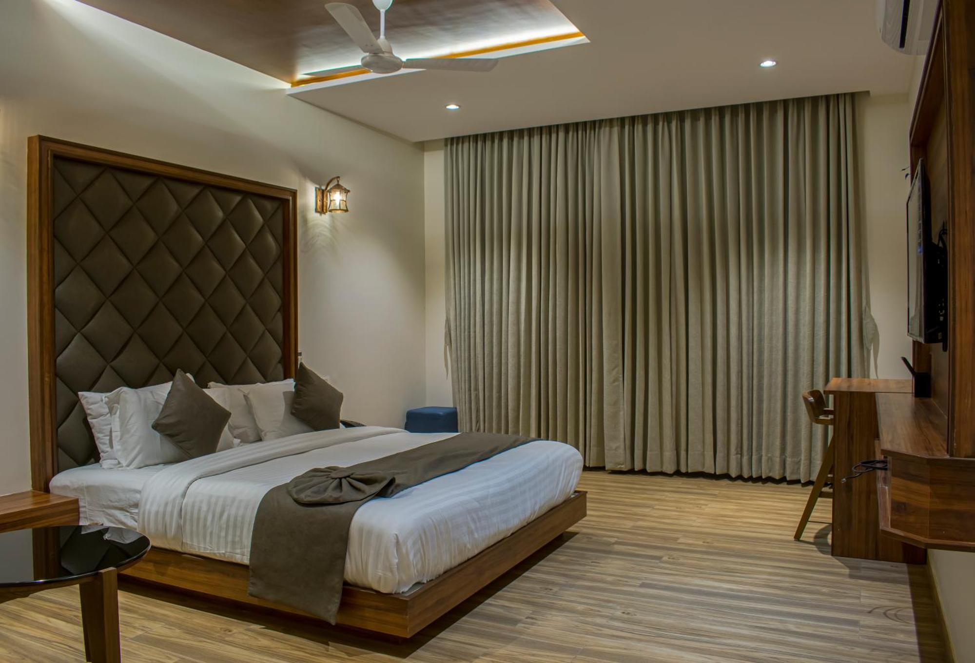 Krishna Riverside Resort Vasad エクステリア 写真