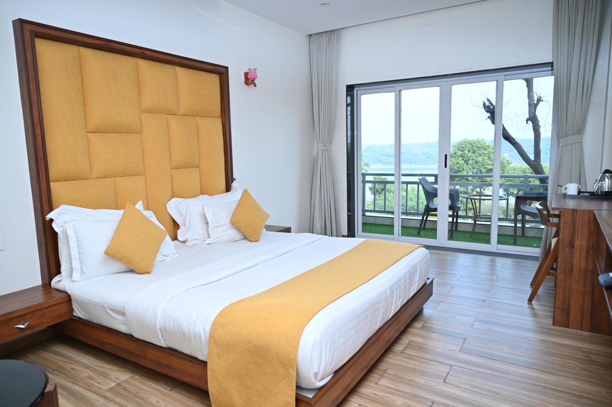 Krishna Riverside Resort Vasad エクステリア 写真
