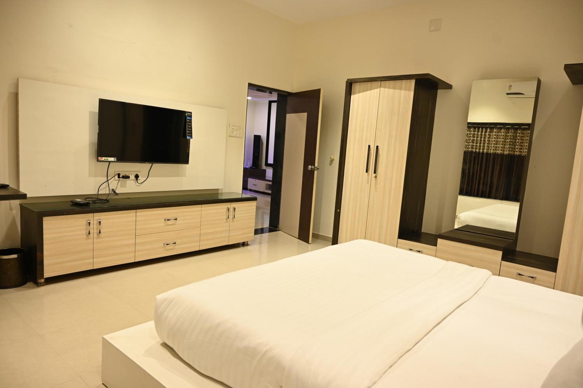 Krishna Riverside Resort Vasad エクステリア 写真